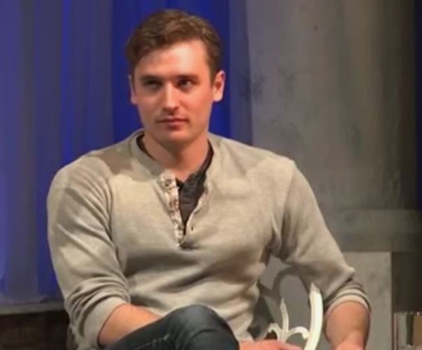 Seth Numrich Biography - Net Worth, Birthday, Girlfriend, Instagram